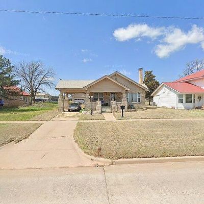 907 N 4 Th St, Sayre, OK 73662