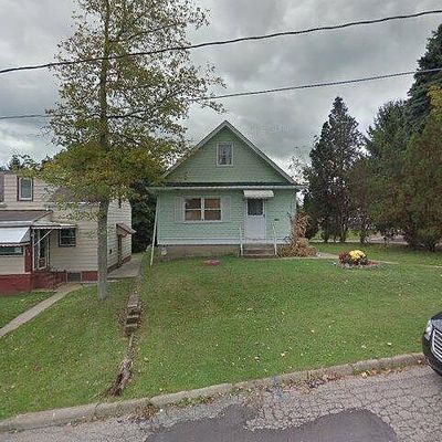 910 Vogan St, New Castle, PA 16101