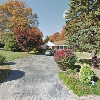 912 Hunt Rd, Newtown Square, PA 19073