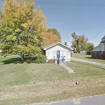 914 W Maplewood St, Marion, IL 62959