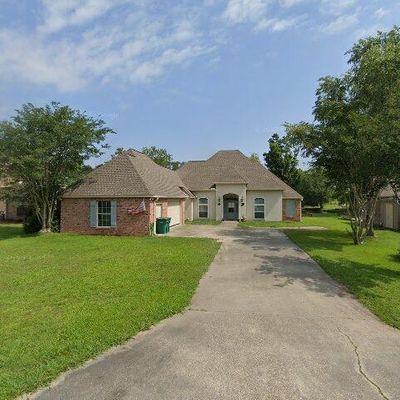 9611 Victory Ln, Denham Springs, LA 70726