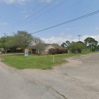 805 Duroux Rd, La Marque, TX 77568