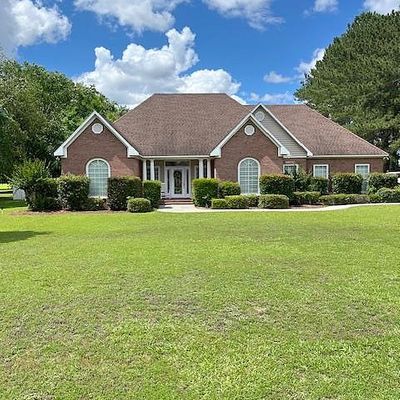 805 Plantation Dr, Adel, GA 31620