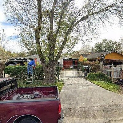 8064 Milredge St, Houston, TX 77017