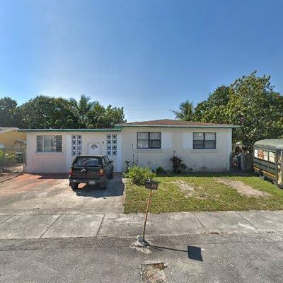 820 Nw 142 Nd St, Miami, FL 33168