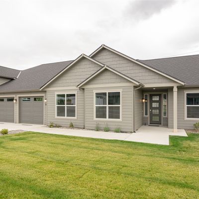 822 N Newport Loop, East Wenatchee, WA 98802