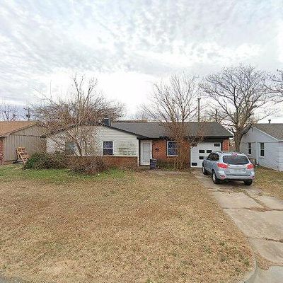 824 Nw 22 Nd St, Moore, OK 73160