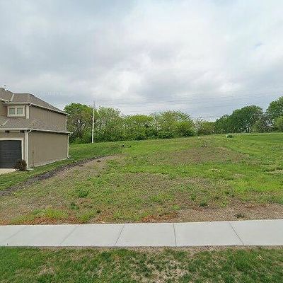 827 Creekmoor Pond Ln, Raymore, MO 64083