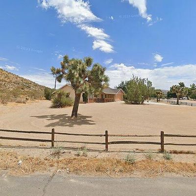 8295 Warren Vista Ave, Yucca Valley, CA 92284