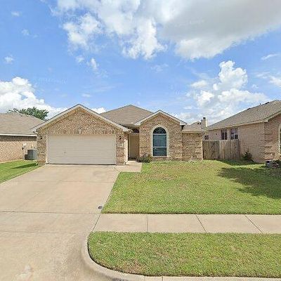 8301 Winter Falls Trl, Hurst, TX 76053