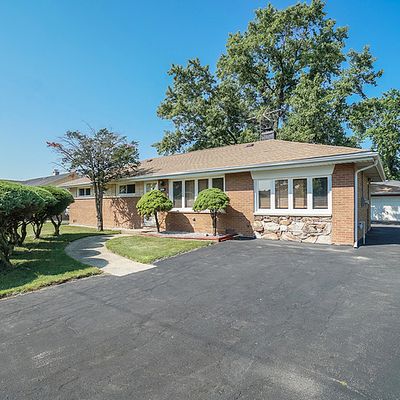 8426 Rutherford Ave, Burbank, IL 60459