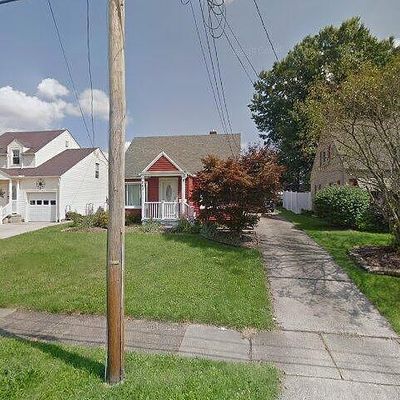 863 Lawrence Ave, Girard, OH 44420