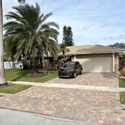 10294 Crosswind Rd, Boca Raton, FL 33498