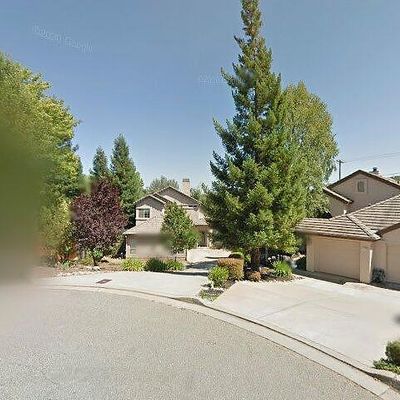 1055 Fox Run Ct, Auburn, CA 95603