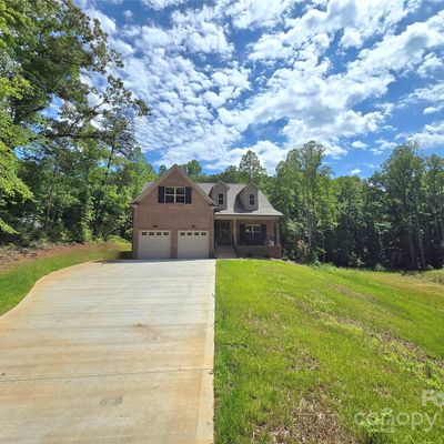 1055 Kapstone Xing, Lexington, NC 27295