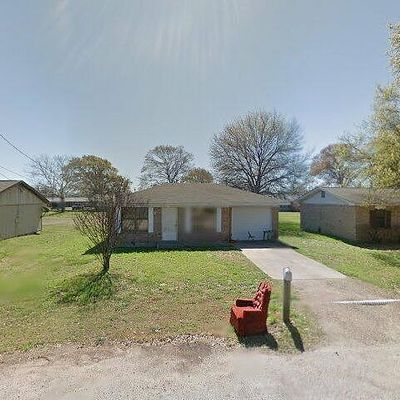 107 Missionary Cir, Hearne, TX 77859