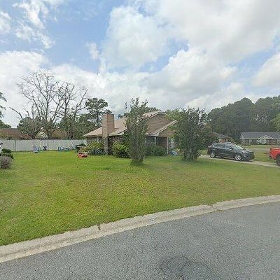 1092 Desert Shield St, Hinesville, GA 31313