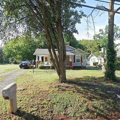 1101 Wentworth St, Reidsville, NC 27320