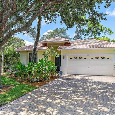 121 Hidden Hollow Dr, Palm Beach Gardens, FL 33418