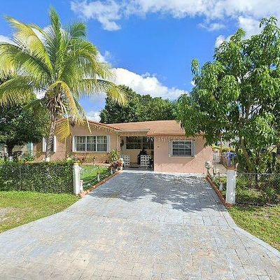 1215 S 29 Th Ave, Hollywood, FL 33020