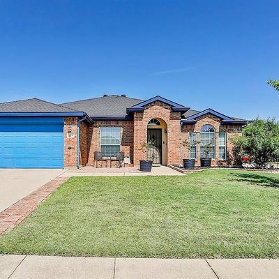 124 Thoroughbred Dr, Krum, TX 76249