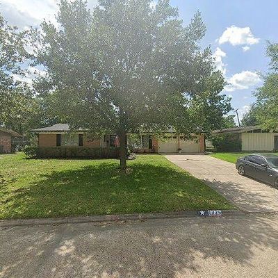 1325 Rikisha Ln, Beaumont, TX 77706