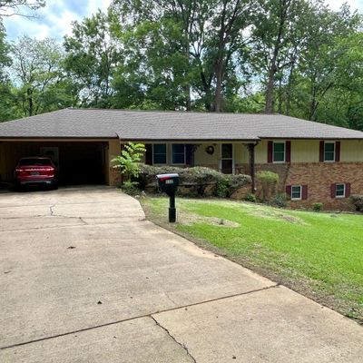 112 Forest Hill Dr, Starkville, MS 39759