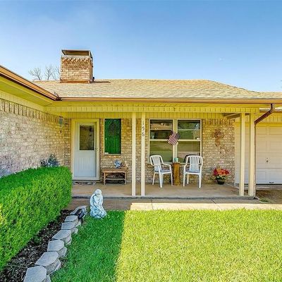 156 Lilac Ln, Azle, TX 76020