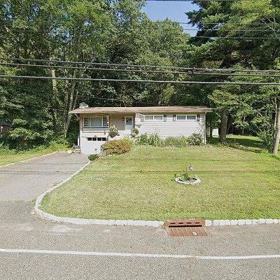 20 Canterbury Rd, Ringwood, NJ 07456