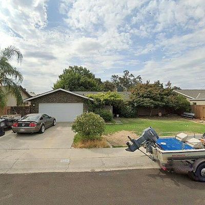 2629 W Country Ave, Visalia, CA 93277