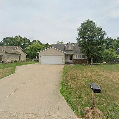 2726 Shady Hollow Dr, White Lake, MI 48383