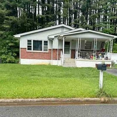 310 Edgewood Rd, Bluefield, VA 24605