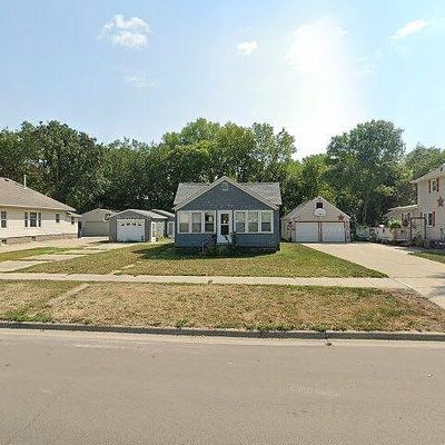 303 S 4 Th St, Marshall, MN 56258