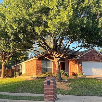 401 E Whitener Rd, Euless, TX 76040