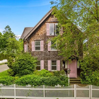 41 Green St, Milford, CT 06460