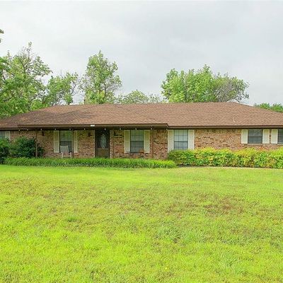 441 W Mccart St, Krum, TX 76249