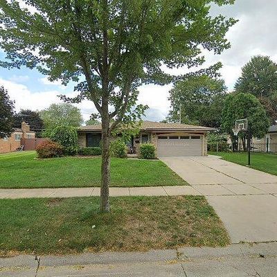 35714 Grayfield Dr, Sterling Heights, MI 48312