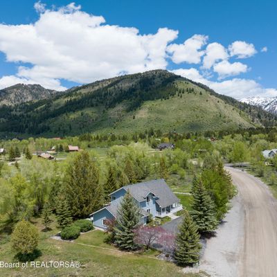 388 Middle Branch Dr, Star Valley Ranch, WY 83127