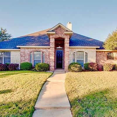 500 Hat Creek Dr, Hurst, TX 76054