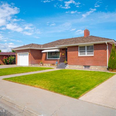 538 S 15 Th St, Sunnyside, WA 98944