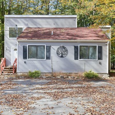 4528 Briarcliff Ter, Tobyhanna, PA 18466