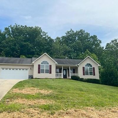 676 Old Castle Dr, Randleman, NC 27317