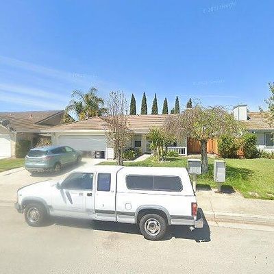 690 Kathryn Dr, Hollister, CA 95023