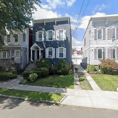 6917 60 Th Rd, Maspeth, NY 11378