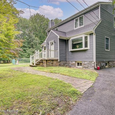 7 Syngle Way, Morganville, NJ 07751