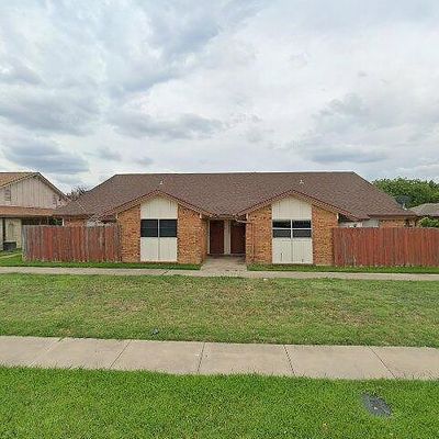 716 E Pecan St, Hurst, TX 76053