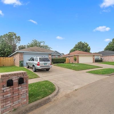 5821 Clarion Trl, Arlington, TX 76017