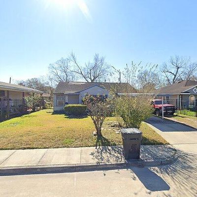 5950 Southville St, Houston, TX 77033