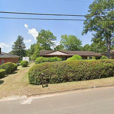 832 Spruce Dr, Eufaula, AL 36027