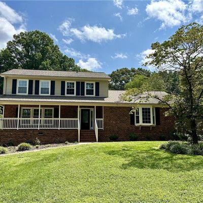 7524 Whitaker Dr, Summerfield, NC 27358